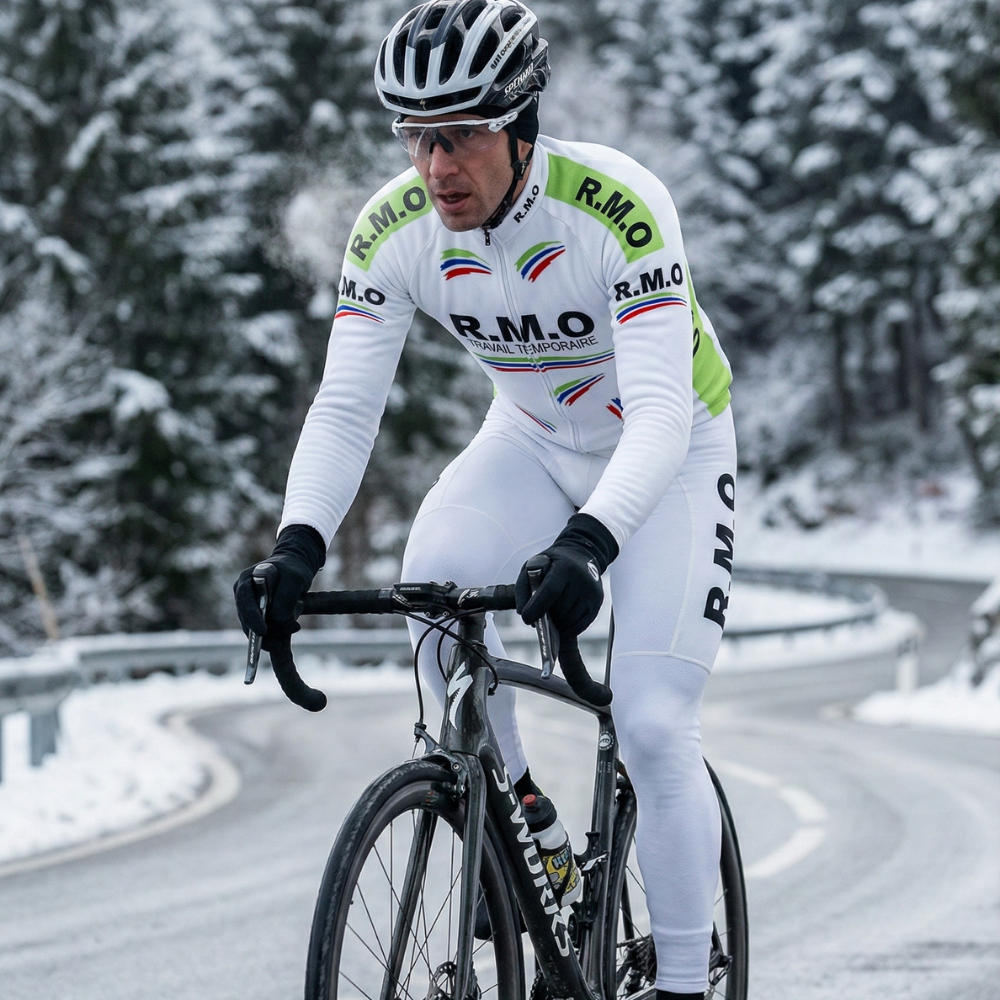 Maillot Hiver Vintage R.M.O sur un cycliste
