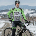 Maillot Hiver Vintage SUPER CONFEX sur un cycliste