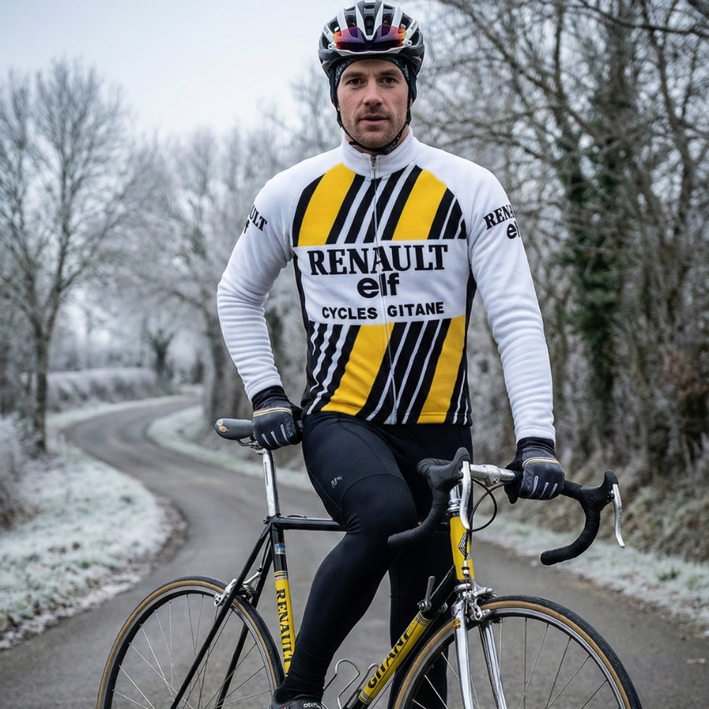 Vintage winterfietsbroek RENAULT op een fietser