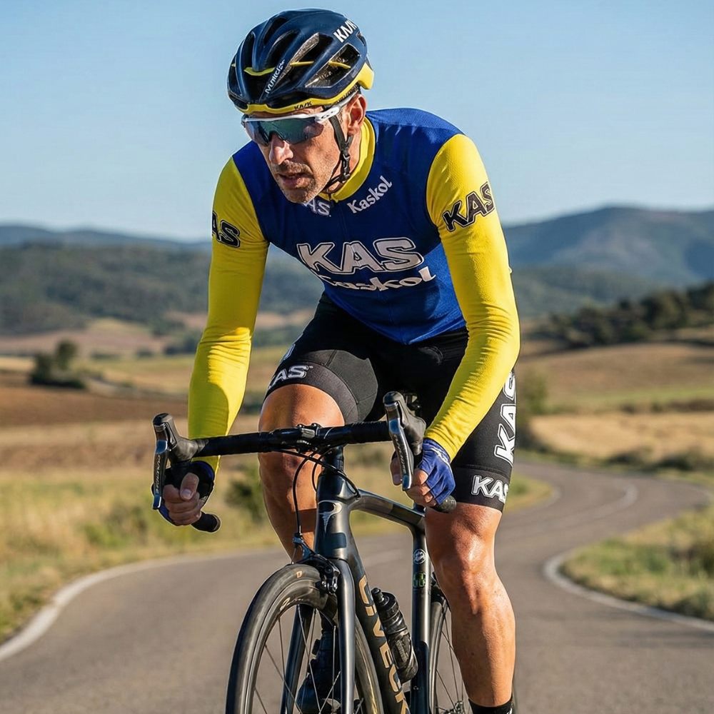 Maillot Long Eté Vintage KAS KASKOL sur un cycliste
