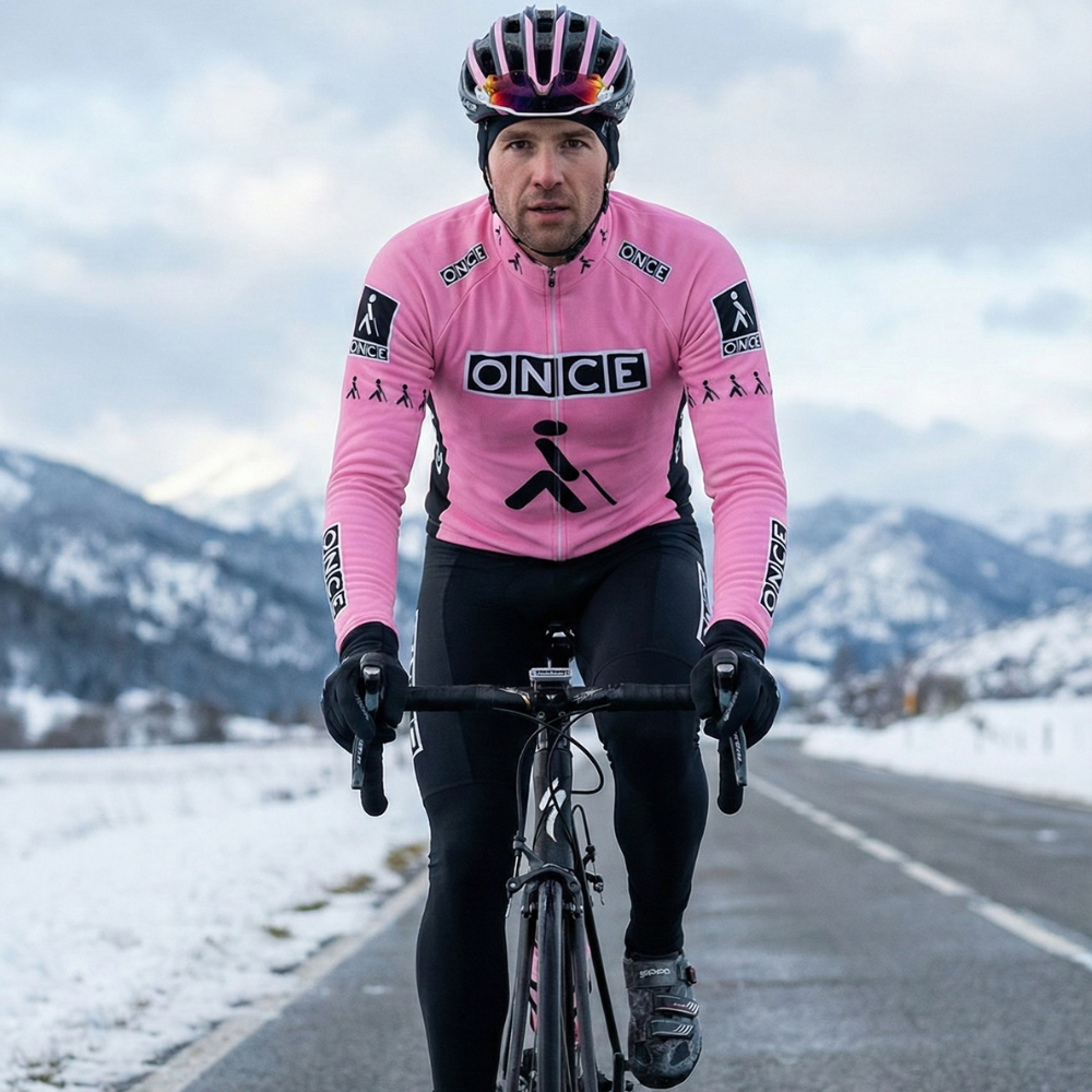 Vintage Winter-Outfit ONCE ROSE auf einem Radfahrer