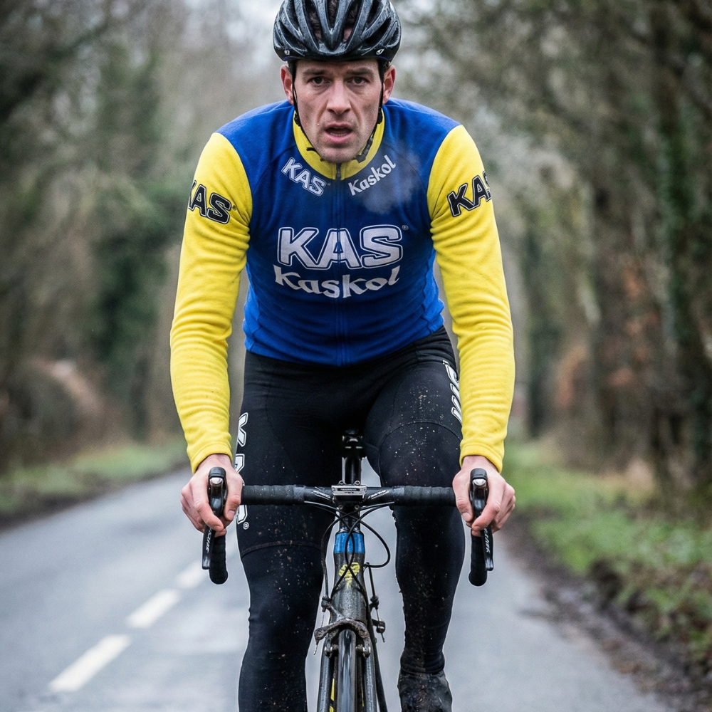 Tenue Hiver Vintage KAS KASKOL sur un cycliste