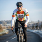 Maillot Hiver Vintage SEM FRANCE LOIRE sur un cycliste